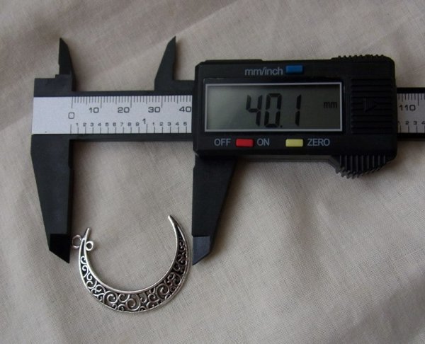 画像7: 三日月透かしチャーム (7)