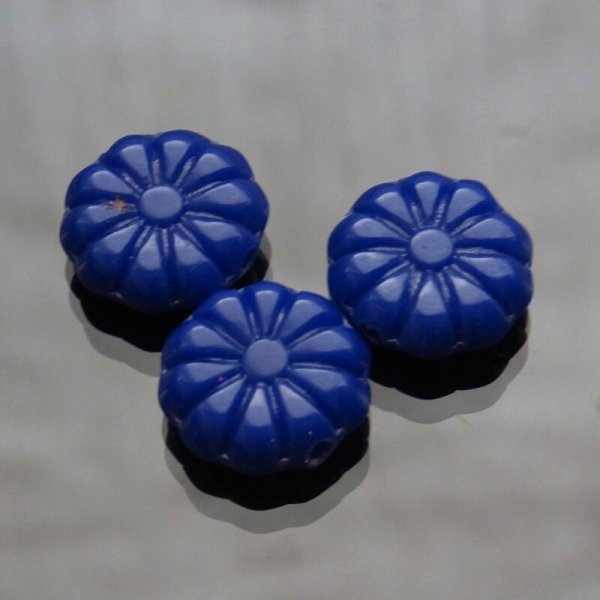 画像2: ジャパンヴィンテージビーズ　菊型　ネイビー 15mm (2)