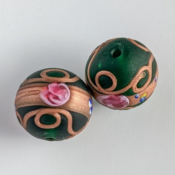 画像2: ベネチアンビーズ　フィオラート　丸型　グリーンマット (2)